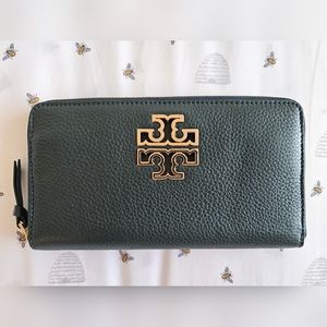 Tory Burch NWT dark green Britten Zip Continental wallet